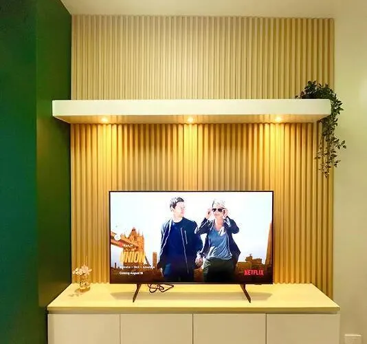 Cozy And Aesthetic Unit Near Moa Airport And Ikea Apartment *